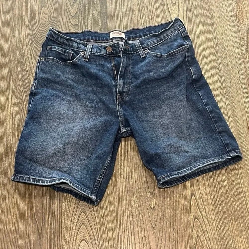 Levi Strauss Signature Jean Shorts Mid Rise Denim Medium Wash Blue Size 30